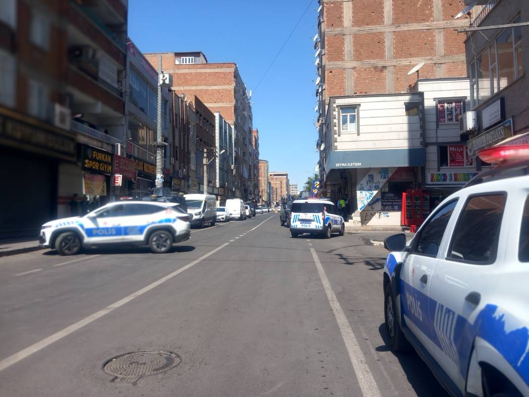 Aile içi şiddet ihbarına giden polislere ateş açıldı; 3 yaralı 7