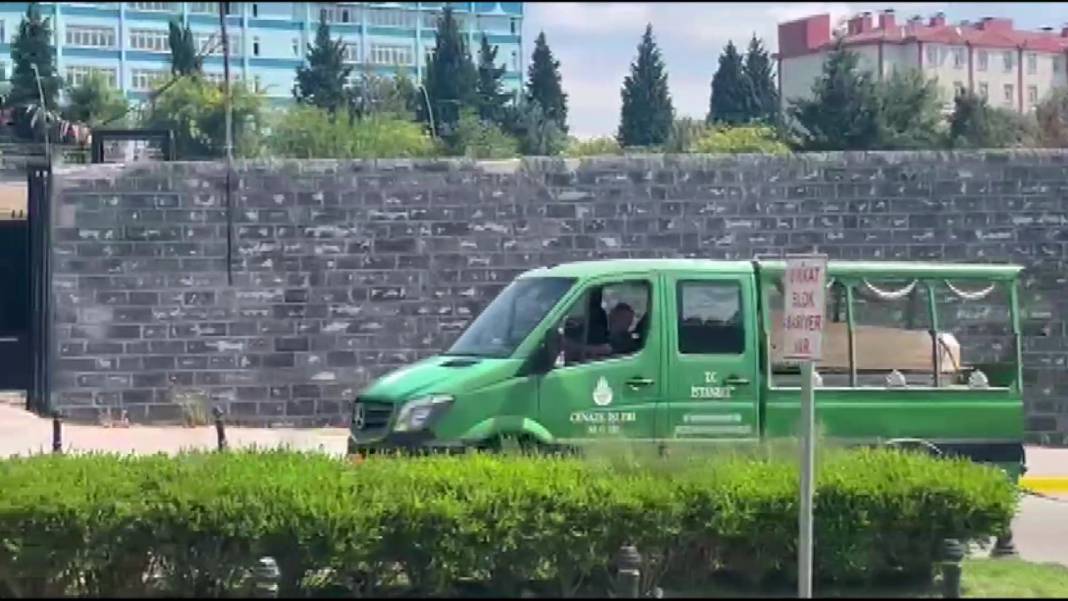 Üniversite öğrencisinin cesedi yol kenarında valizde bulundu 3