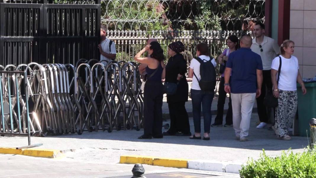 Üniversite öğrencisinin cesedi yol kenarında valizde bulundu 4