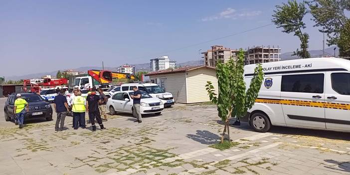 Raylardan geçerken yolcu treni çarptı, öldü