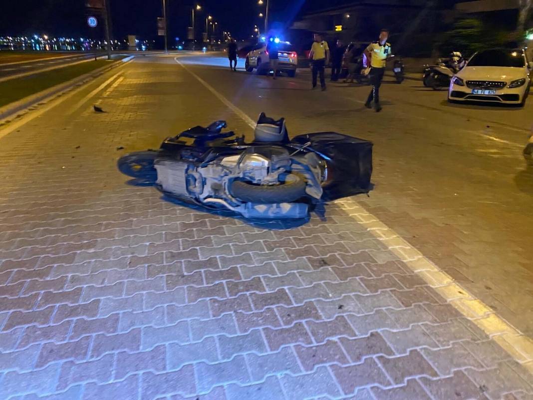 Motosikletli kurye kazada yaşamını yitirdi 1