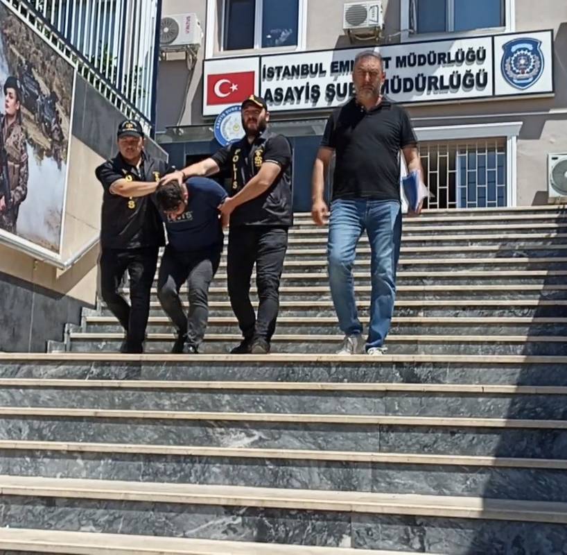 Havalı silahla atış talimi yaptı; yolda yürüyen kişi öldü 6