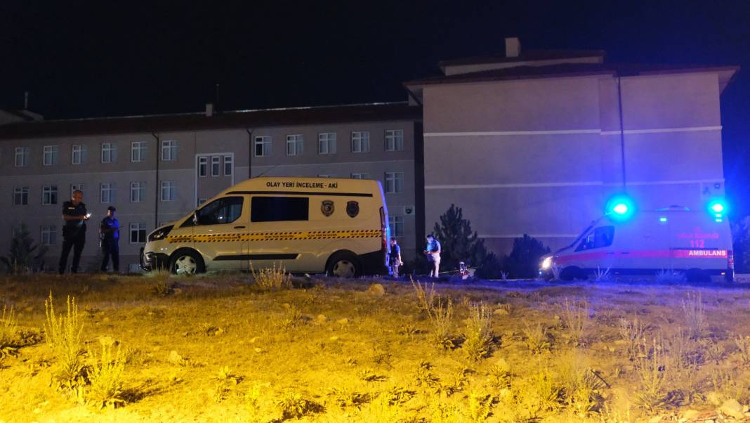 İki arkadaş başlarından vurulmuş halde ölü bulundu 5