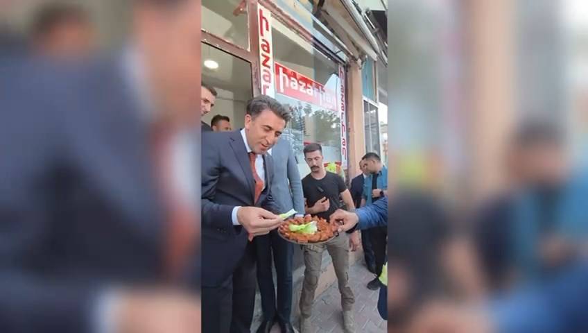 Tunceli Valisi Aygöl, çiğköfte olayı sonrası işi tatlıya bağladı 5