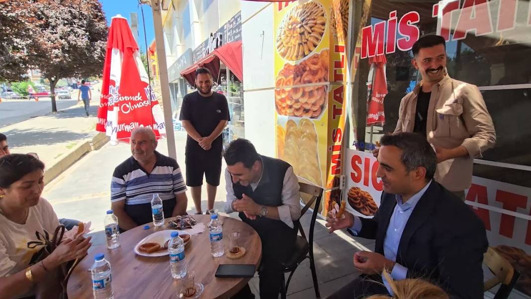 Tunceli Valisi Aygöl, çiğköfte olayı sonrası işi tatlıya bağladı 9