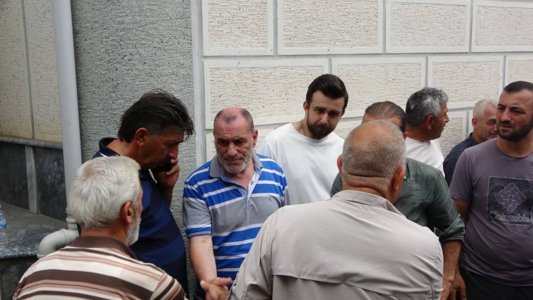 Kazada hayatını kaybeden baba ve kızı yan yana toprağa verildi 1