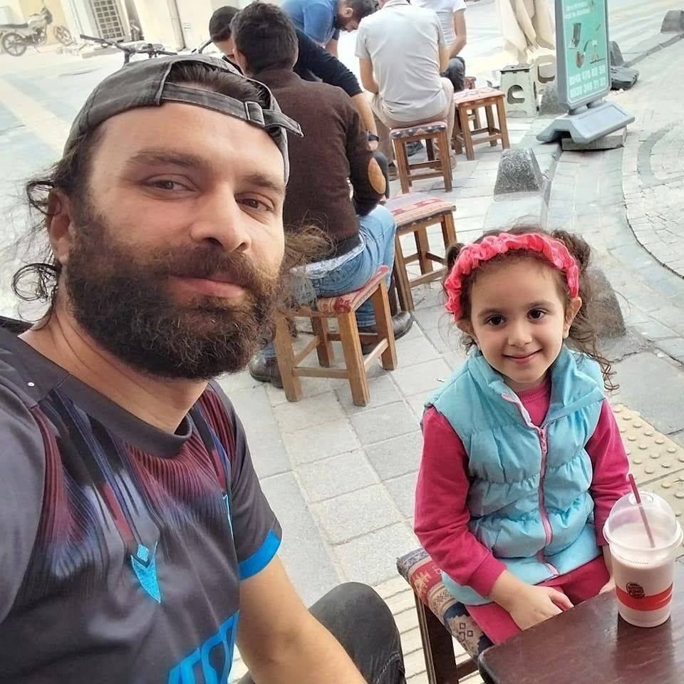 Kazada hayatını kaybeden baba ve kızı yan yana toprağa verildi 5