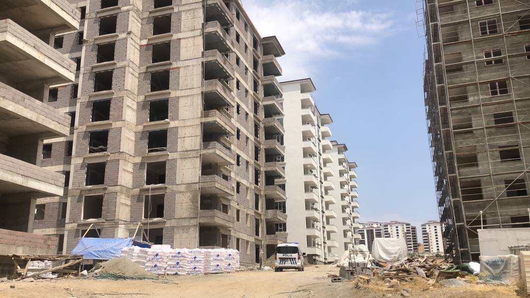 İnşaatın 4’üncü katından düşen işçi öldü 1