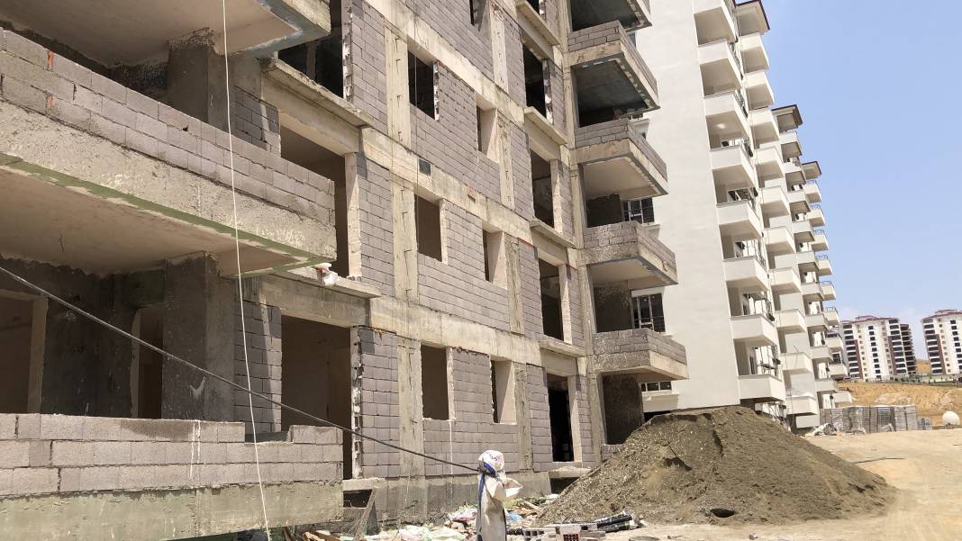 İnşaatın 4’üncü katından düşen işçi öldü 5