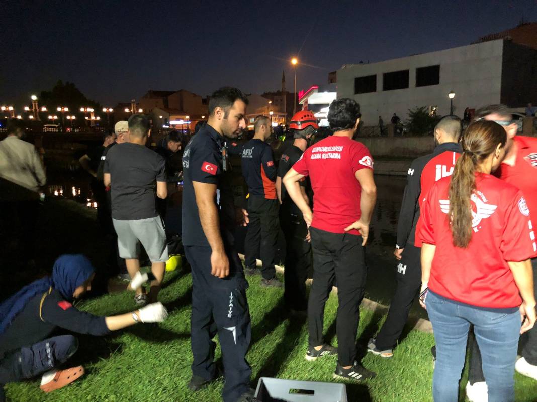 Çaya düşen adam hayatını kaybetti 4