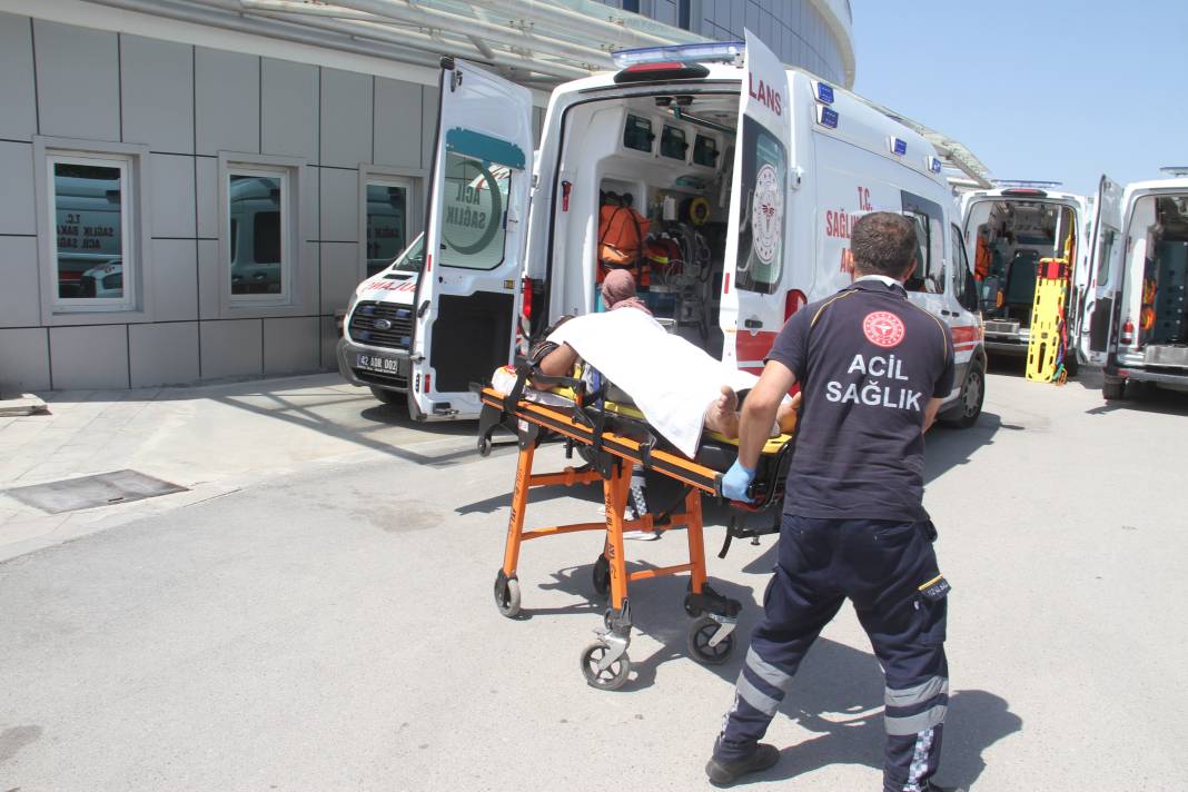 Konya'da araç yoldan çıktı! Yaralılar var 5