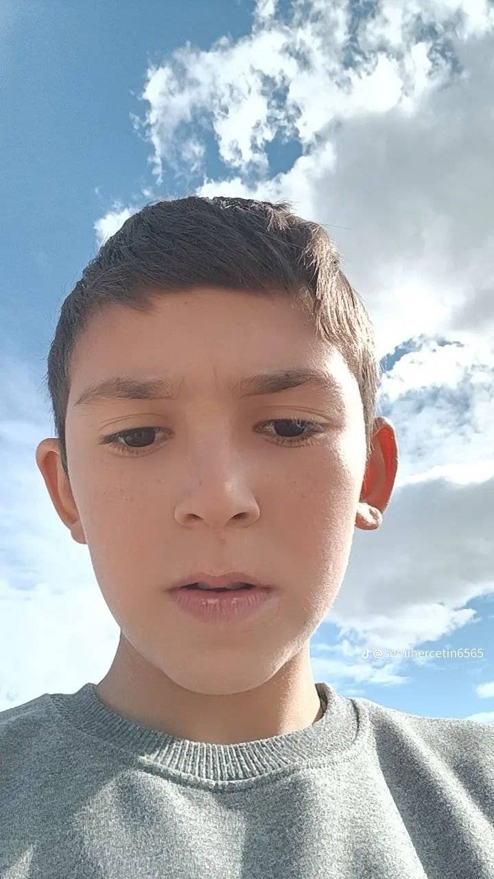 Babası tarla sürerken traktörden düşen çocuk hayatını kaybetti 2