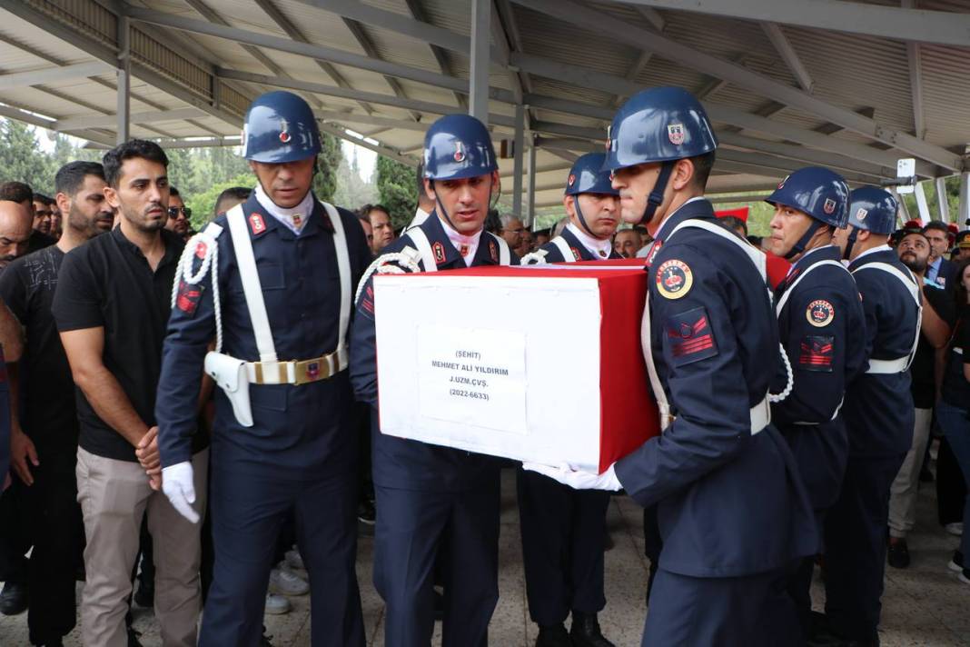 Şehit uzman çavuş son yolculuğuna uğurlandı 7