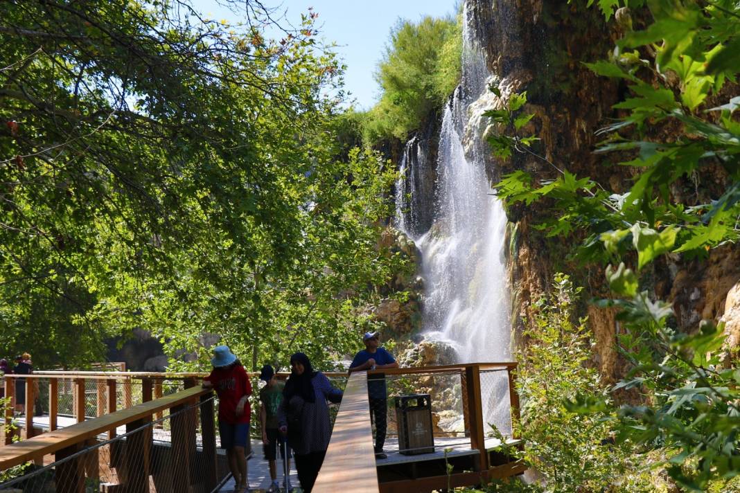 Kavurucu sıcaklardan bunalan Konyalıların vazgeçilmez mekanı 2