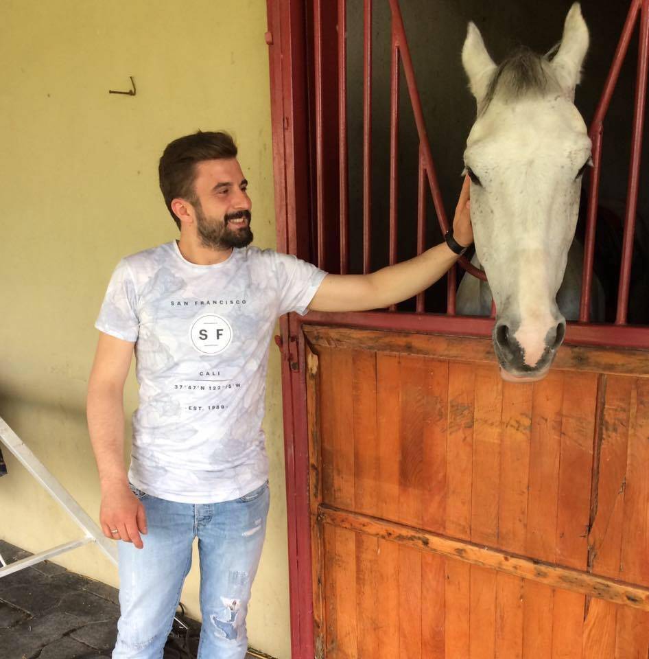 Otomobil menfeze çarpıp takla attı, 2 genç hayatını kaybetti 7