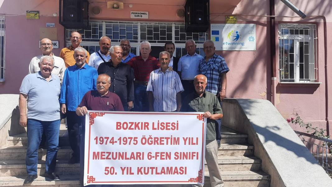 50 yıl sonra aynı yerde buluştular 3