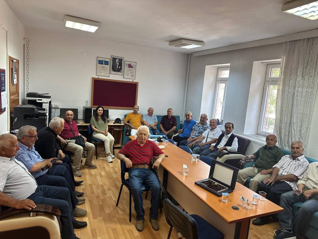 50 yıl sonra aynı yerde buluştular 4