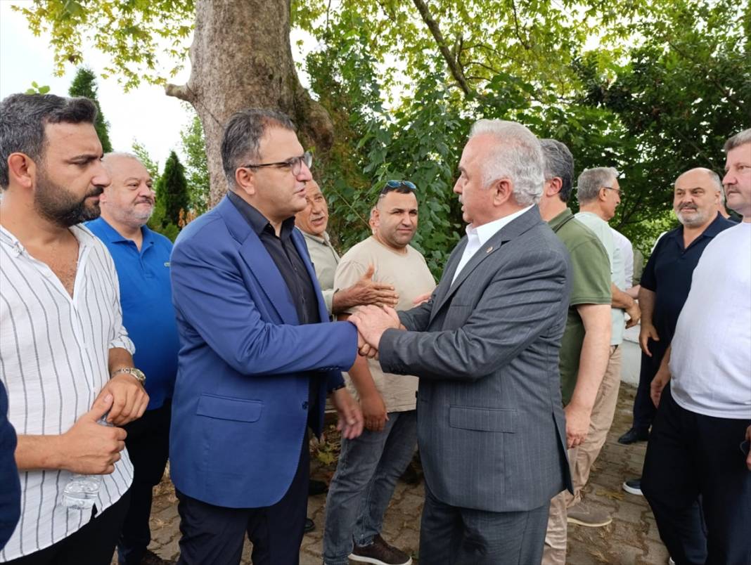 Gazeteci Cem Küçük'ün acı günü... Toprağa verildi 5