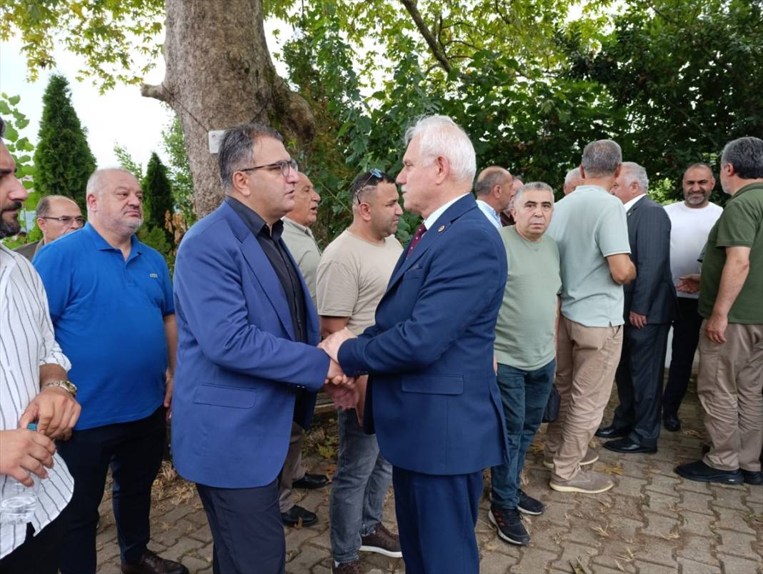 Gazeteci Cem Küçük'ün acı günü... Toprağa verildi 6