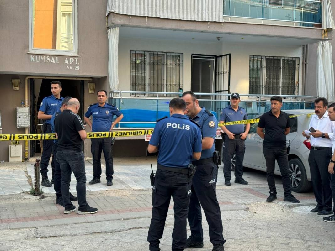 Polis memuru, eşi ve 2 çocuğunu öldürüp intihar etti 4