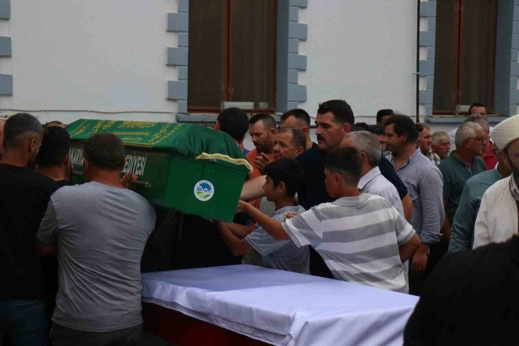 Yan yana toprağa verilen iki kardeşin ardından yürek burkan detaylar kaldı 7