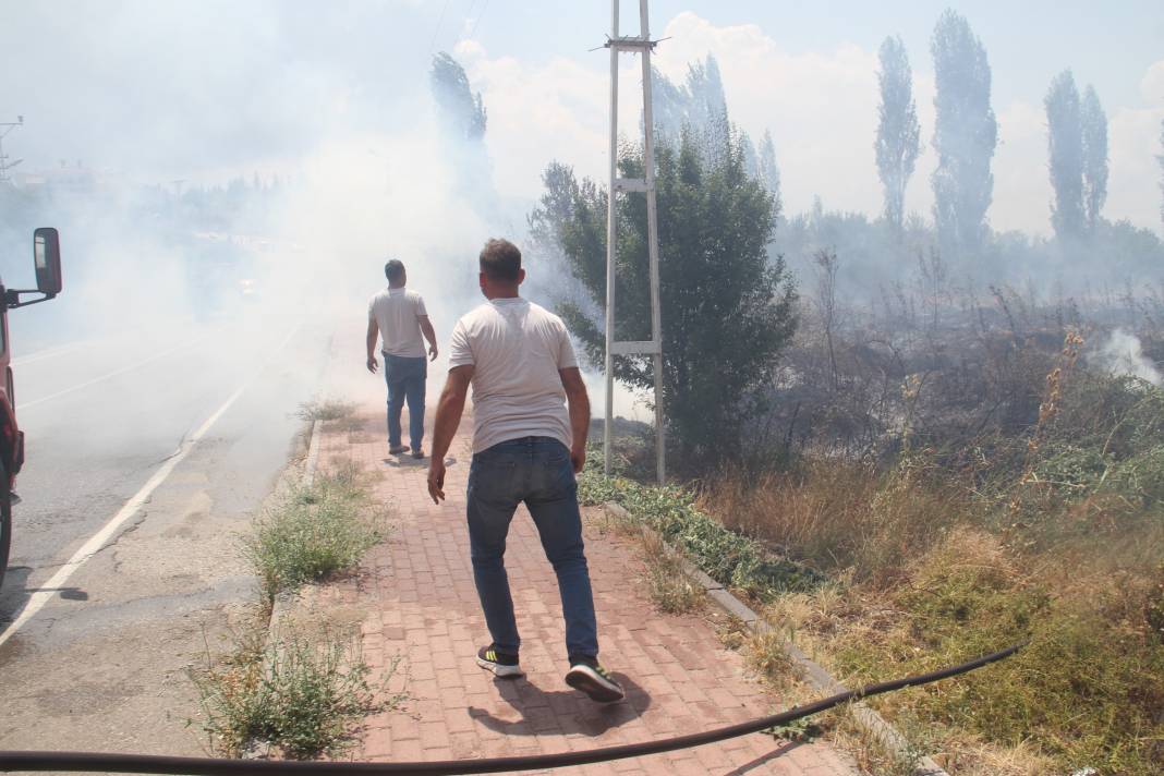 Konya'da kampüs yakınlarındaki yangın korkuttu 4