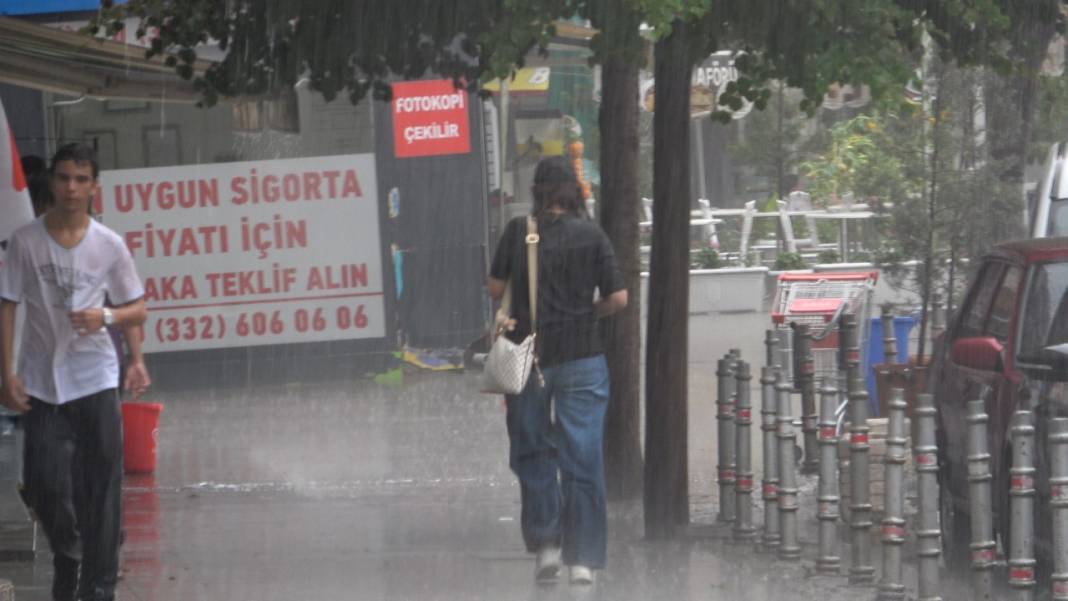 Konya'da aniden bastıran sağanak etkili oldu 5