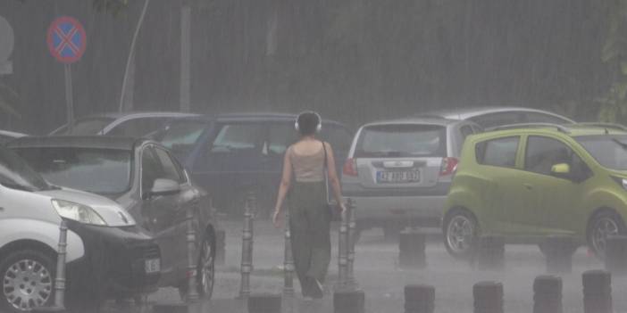 Konya'da aniden bastıran sağanak etkili oldu