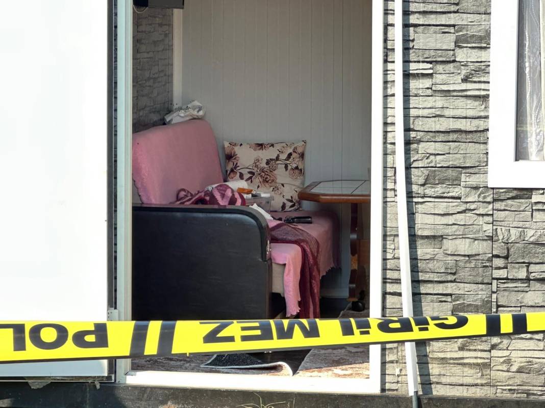 Evde başından silahla vurulmuş halde bulunan adam hayatını kaybetti 1