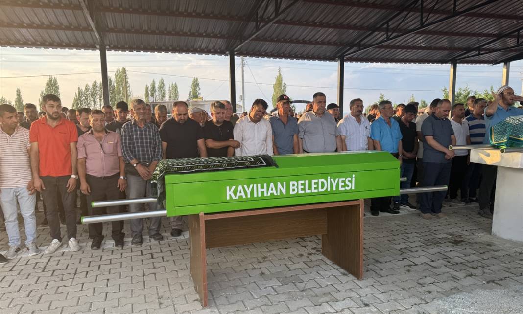 Serinlemek için gölete giren iki çocuk boğuldu 1