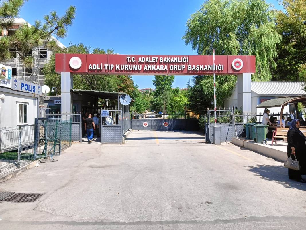 Cinnet geçiren koca eşini öldürüp intihar etti 3