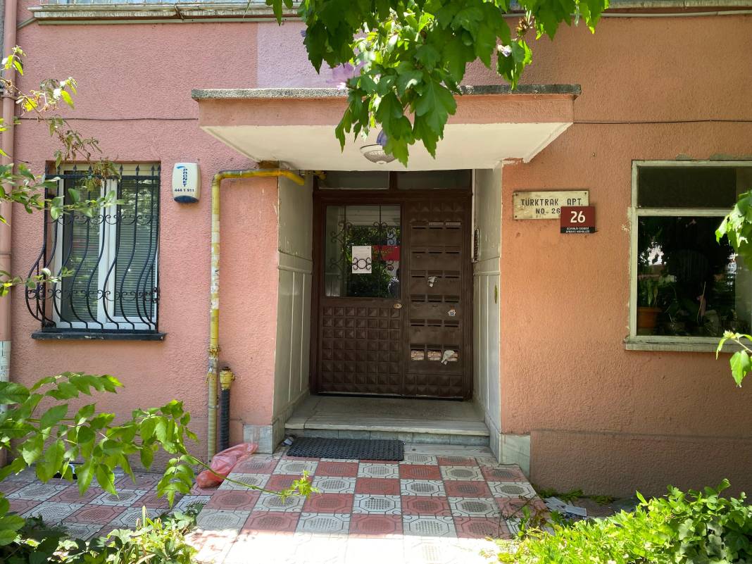 Cinnet geçiren koca eşini öldürüp intihar etti 8