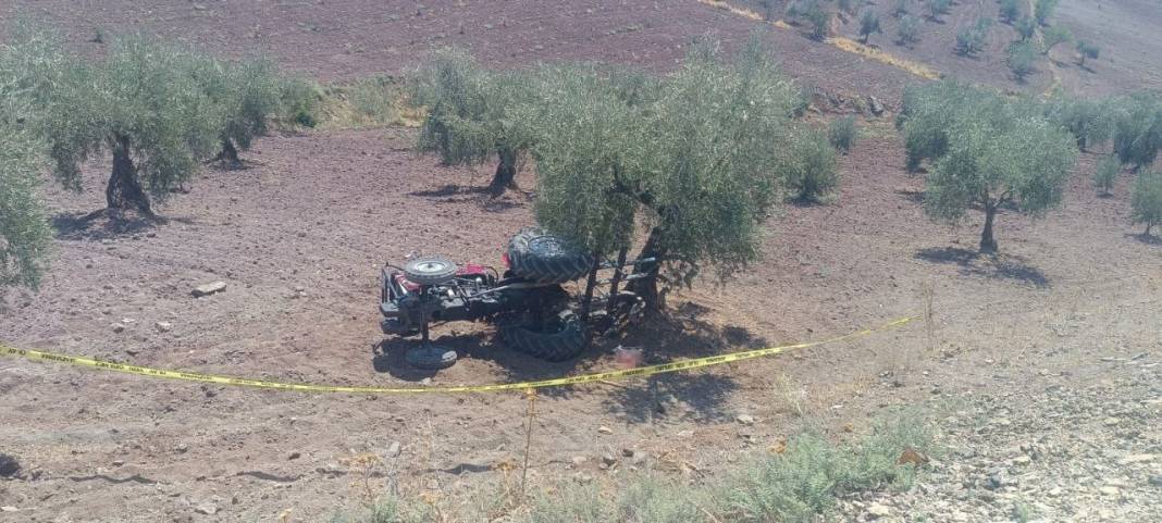 Devrilen traktördeki 10 aylık bebek hayatını kaybetti 4