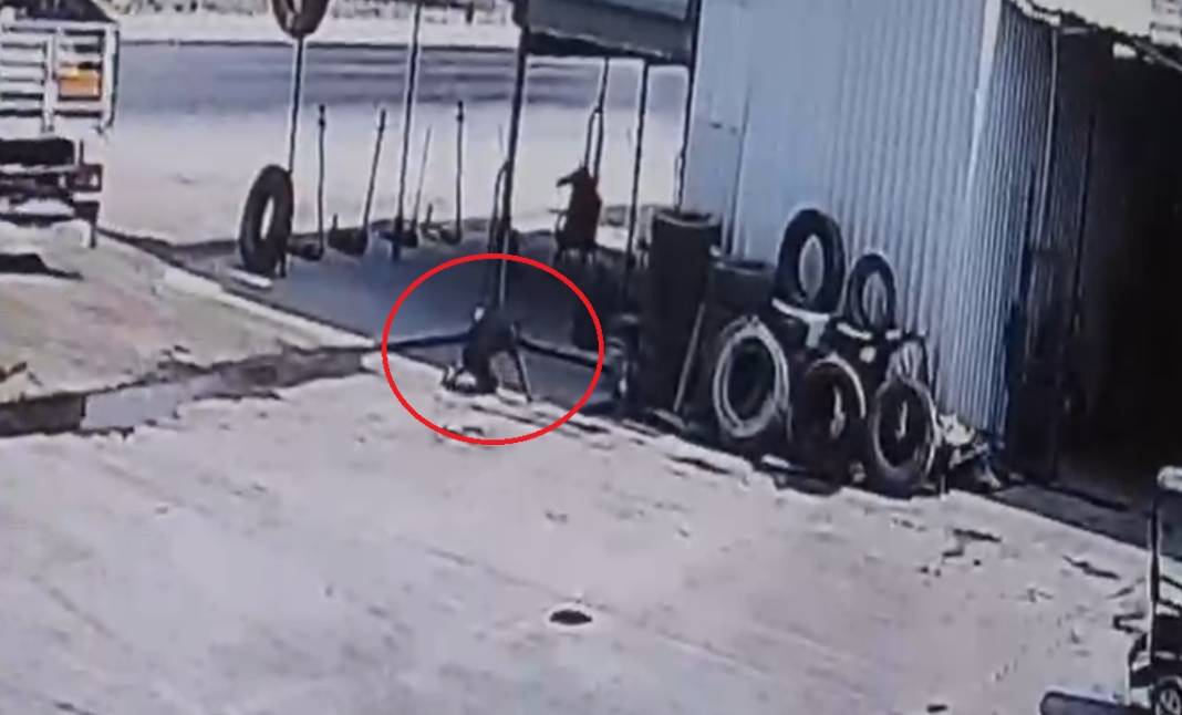 Tamir sırasında TIR'ın altında kalan genç işçi öldü 3