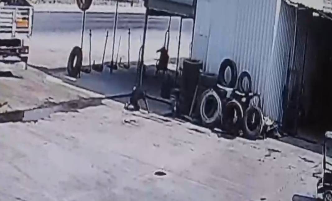 Tamir sırasında TIR'ın altında kalan genç işçi öldü 4