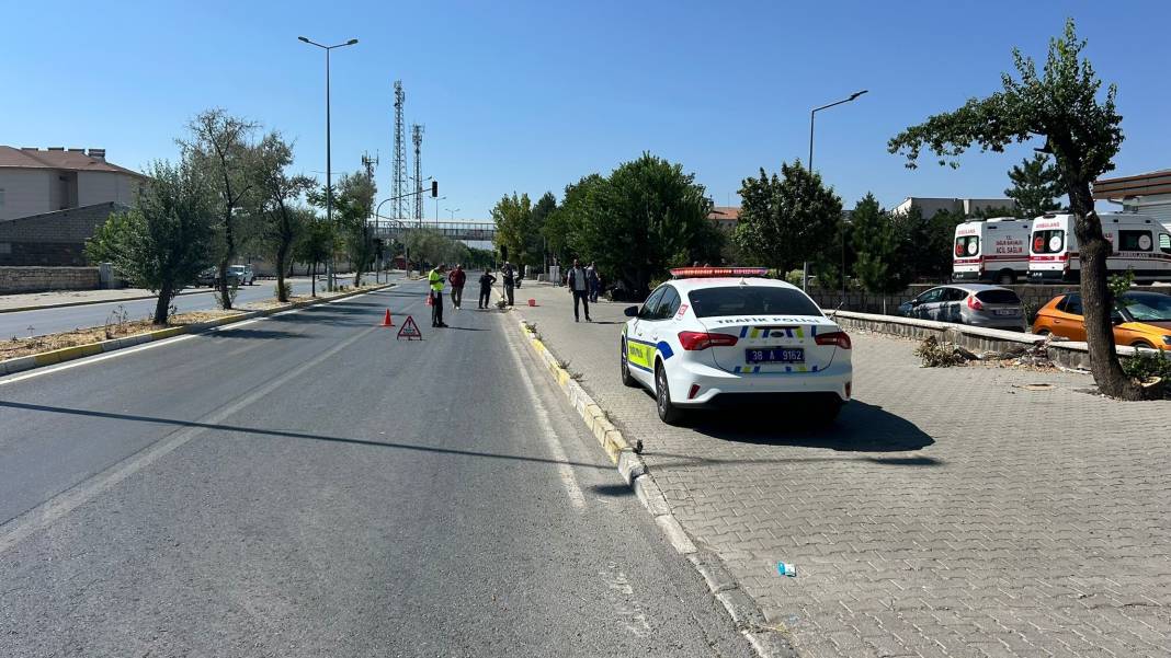 Otomobilin çarptığı bisiklet sürücüsü kurtarılamadı 3