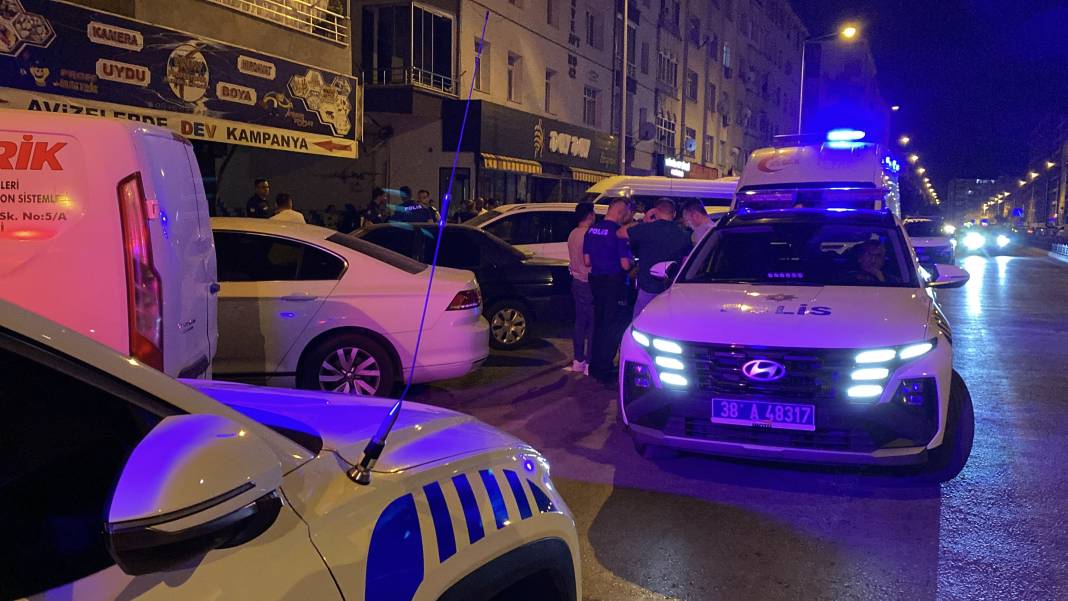 Eşini tabancayla öldüren koca, aynı silahla intihar etti 3