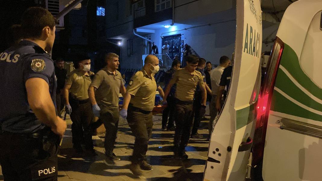 Eşini tabancayla öldüren koca, aynı silahla intihar etti 4