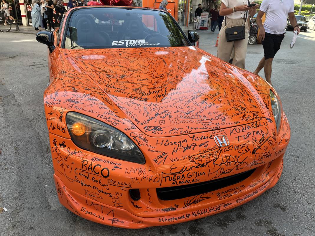 Herkes Konya'daki bu otomobilin peşinde! 4