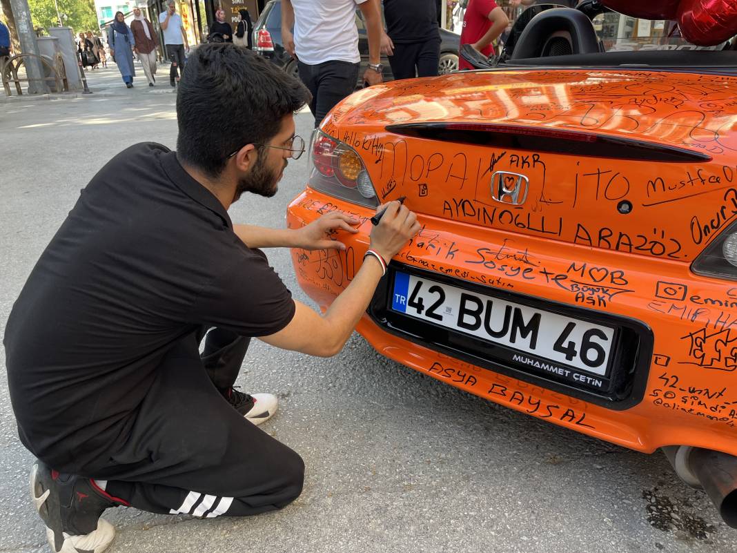 Herkes Konya'daki bu otomobilin peşinde! 5