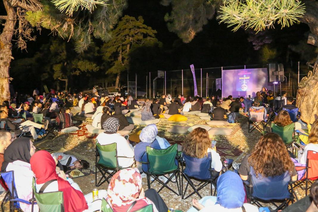 Konya'daki gençler unutulmaz bir gece yaşadı 2