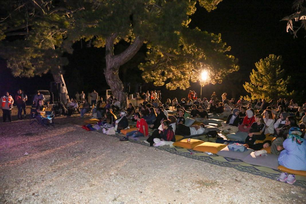 Konya'daki gençler unutulmaz bir gece yaşadı 3