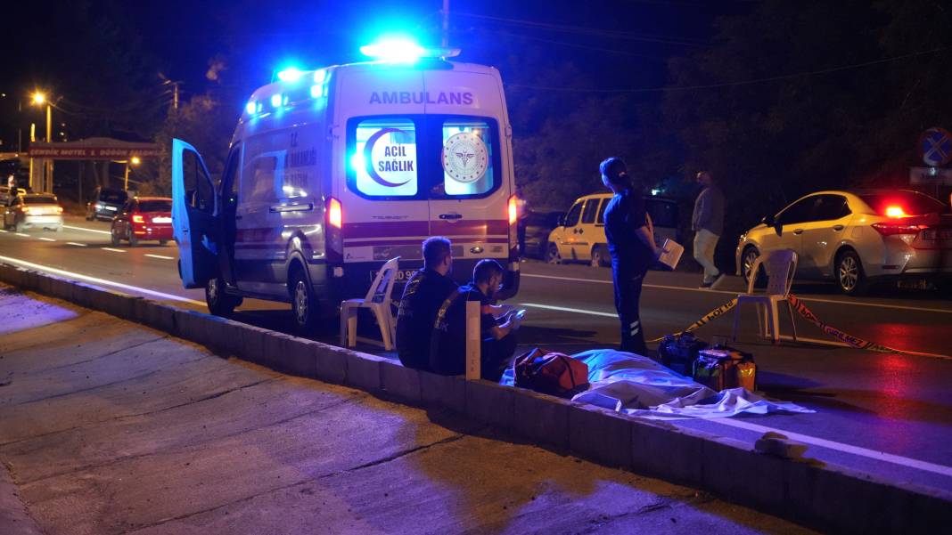 Cenaze yerdeyken düğün devam etti! 5