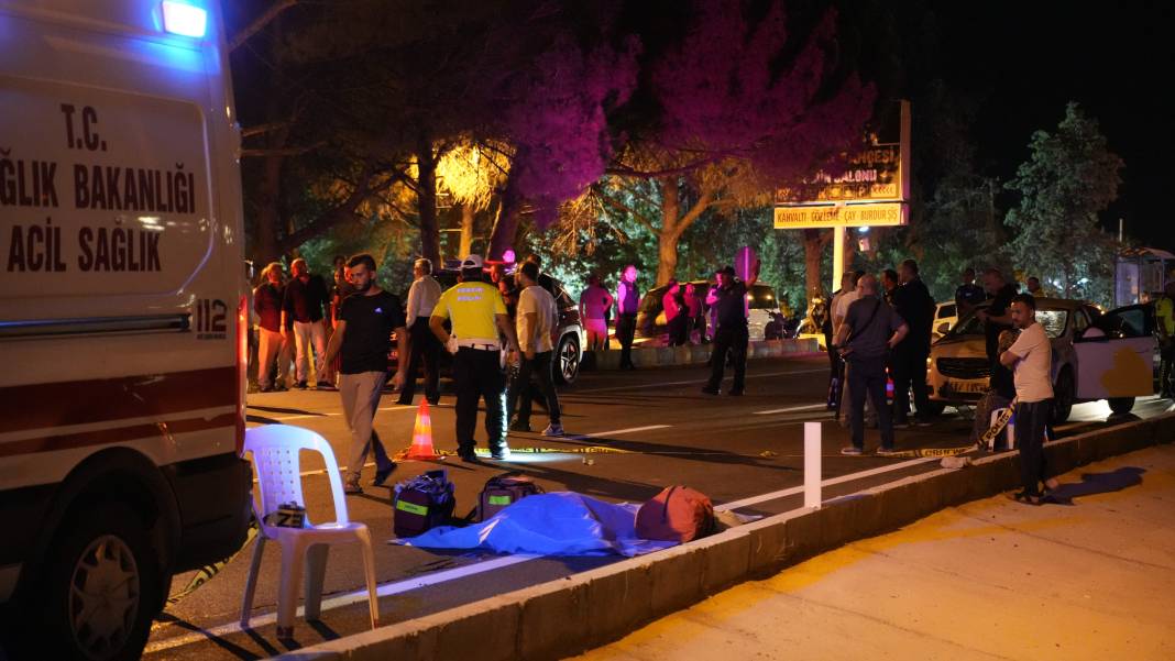 Cenaze yerdeyken düğün devam etti! 6