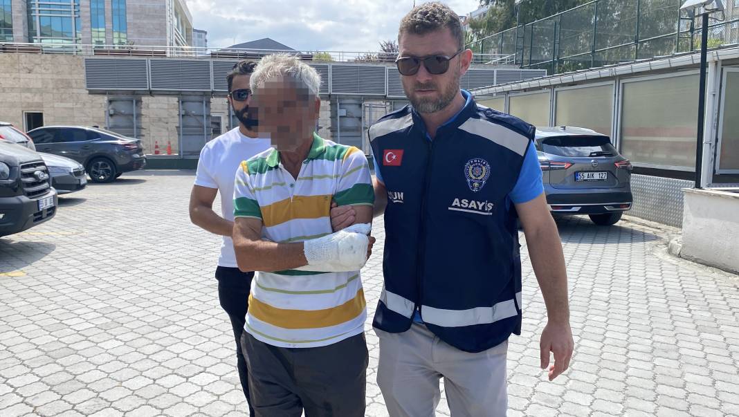 Otopark ücreti tartışmasında müşterisini vurdu; kavga anları kamerada 6