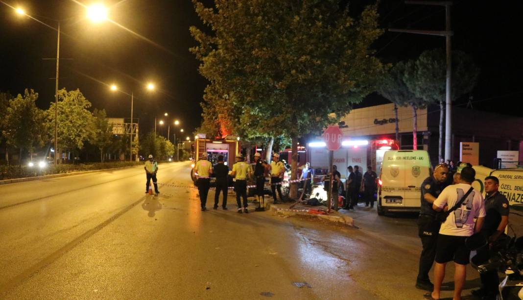 Nişanlı çift, doğum günü kutlaması dönüşü kazada yaşamını yitirdi 5