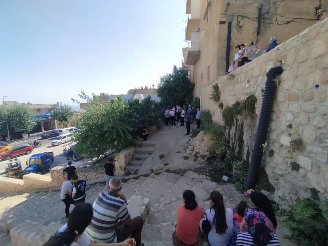 2 kız kardeş evlerinde ölü bulundu 3