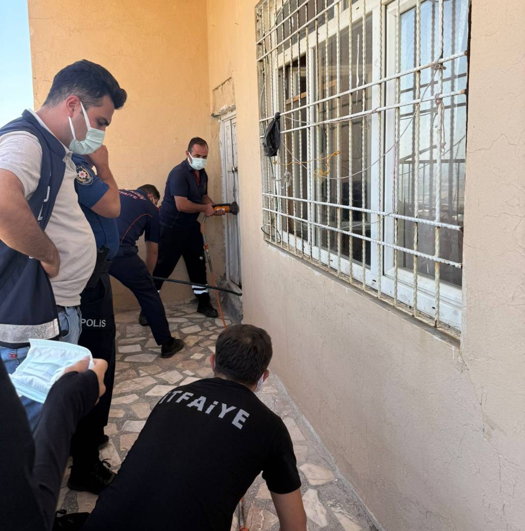 2 kız kardeş evlerinde ölü bulundu 5