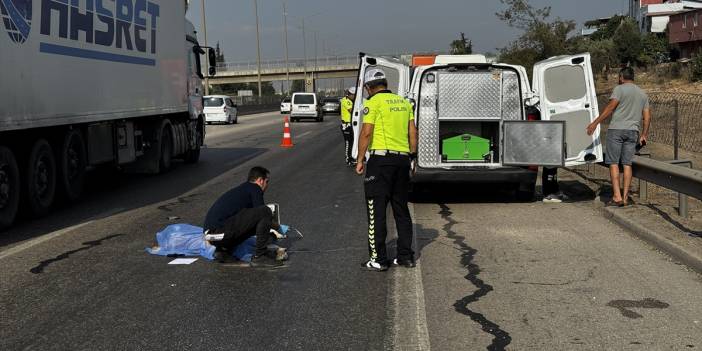 Otoyolda tırın çarptığı şahıs öldü