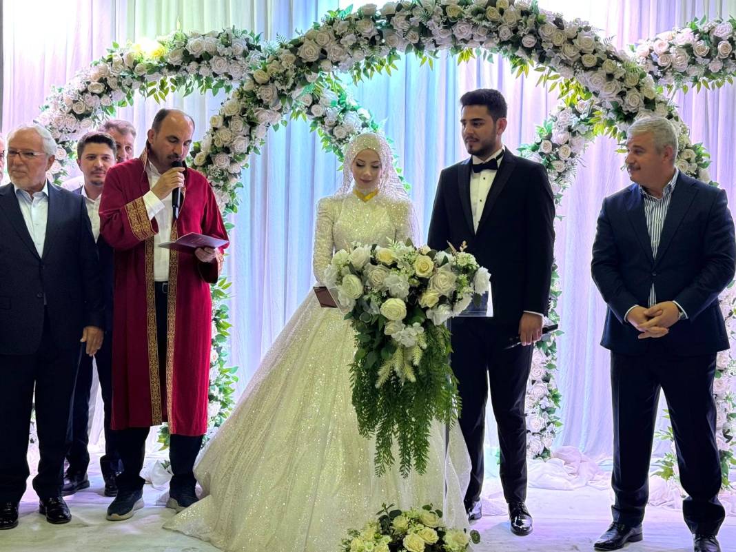 Konya protokolü bu düğünde! Ünlü markaların evlatları evlendi 6